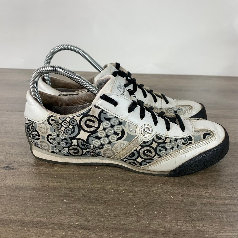 Red by Marc Ecko Womens Sneakers Size 8.5 White Lace Up  Black & White Low Top